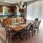 Sandor-villa *