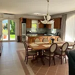 Villa Sandor-villa *